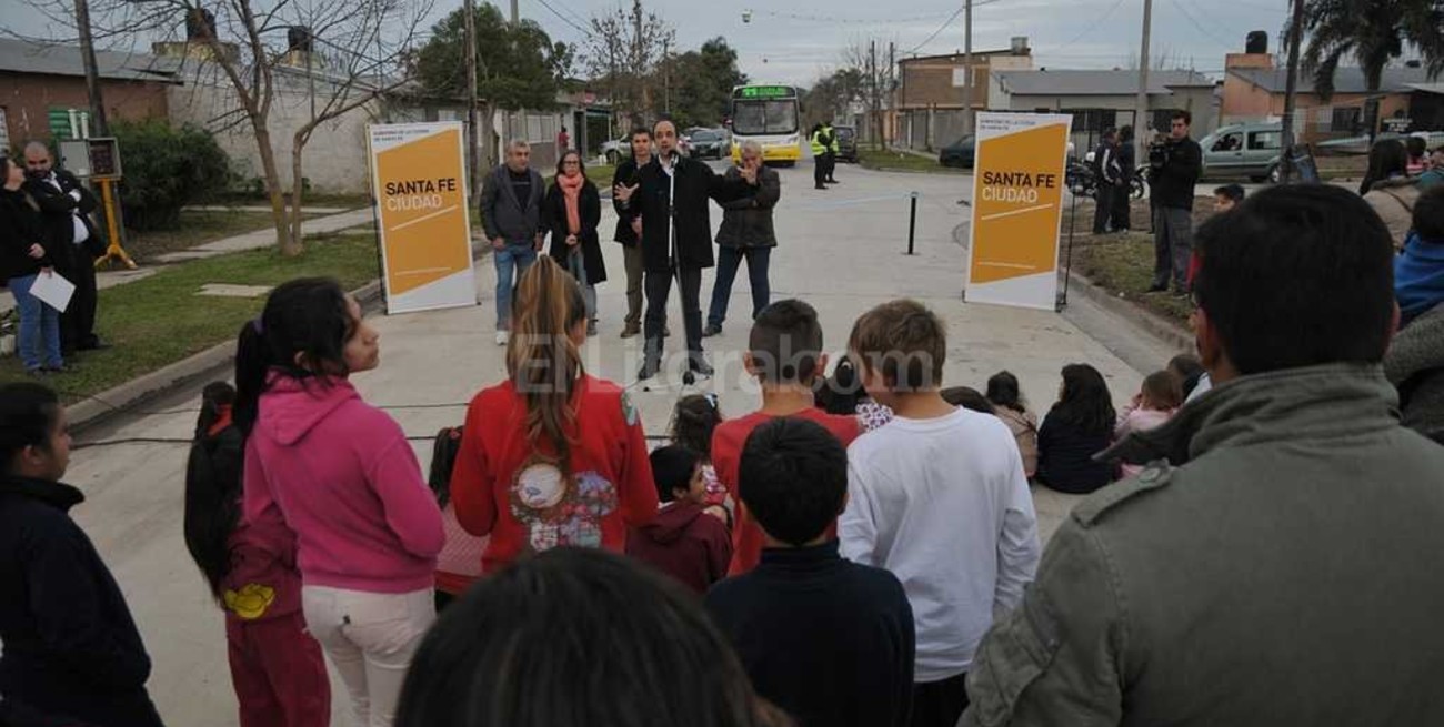 Inauguraron obras de pavimento en barrio Favaloro