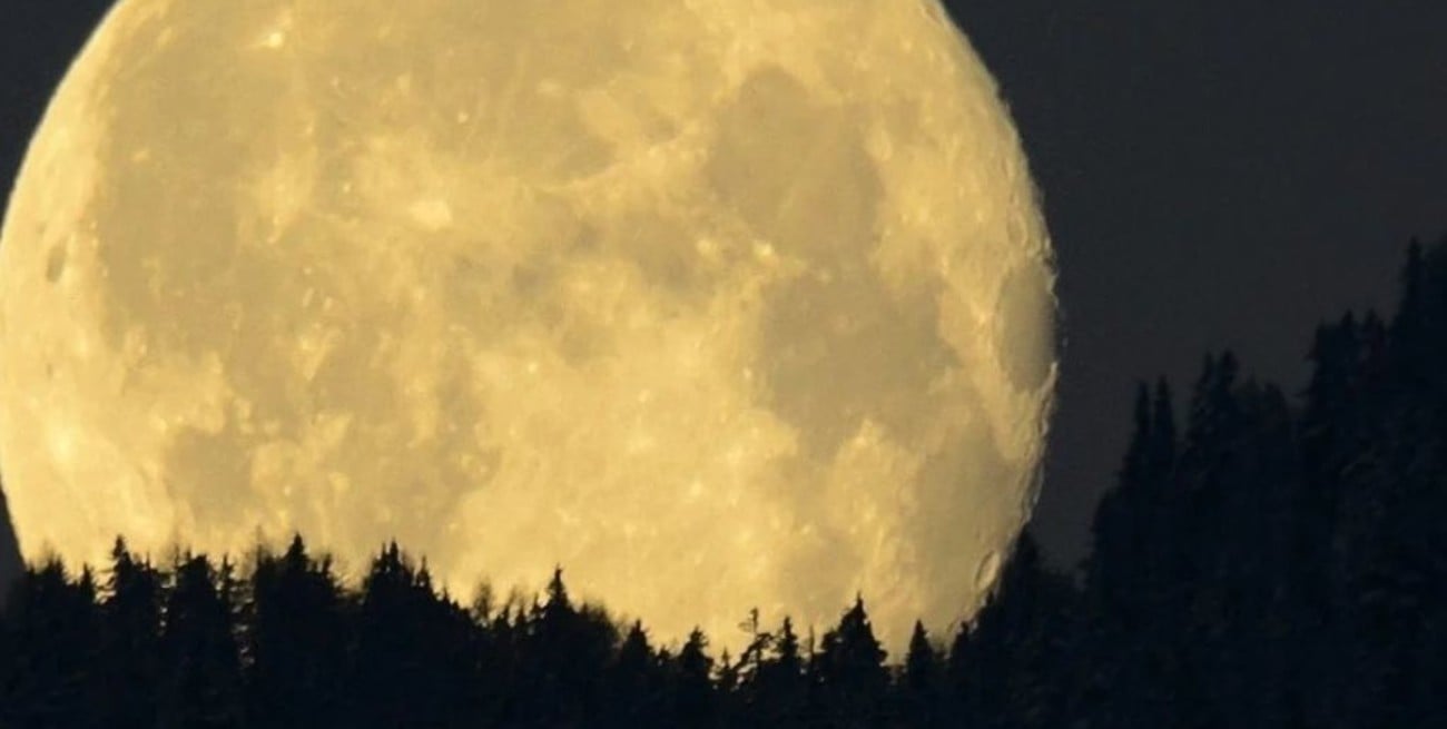 Superluna rosa: cuándo ocurre y por qué se llama así