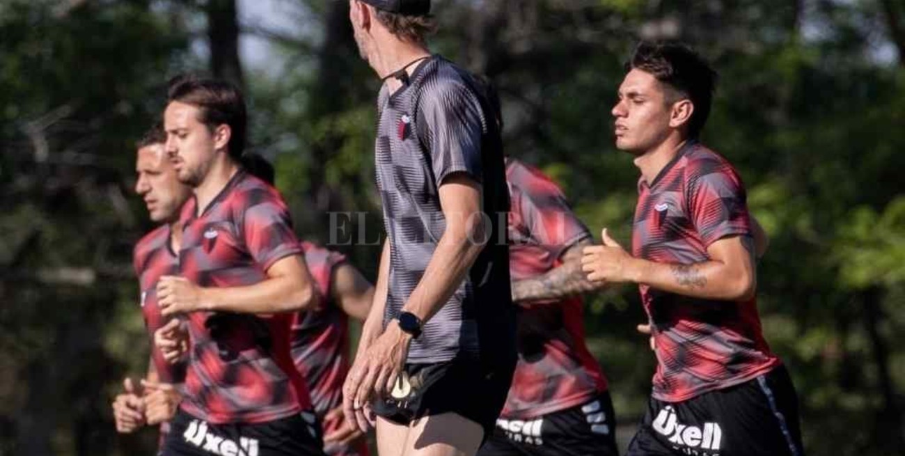 Colón comienza la semana con entrenamientos en doble turno