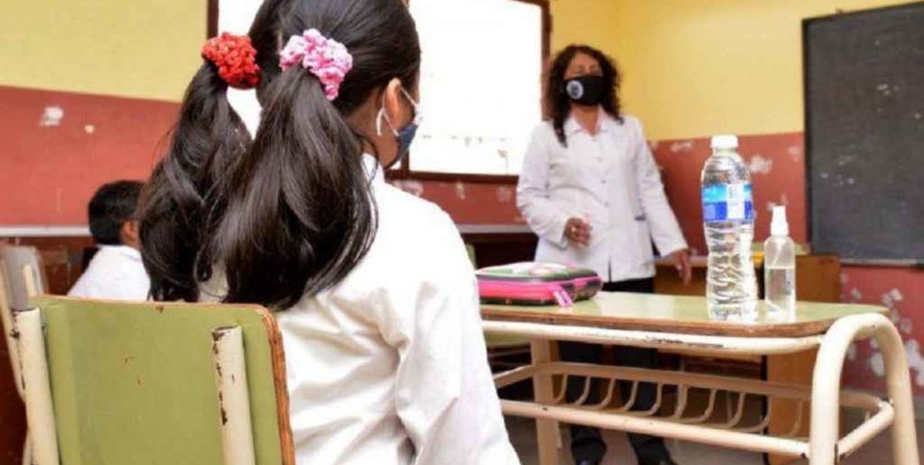 Docentes de Córdoba piden la "urgente" suspensión focalizada de las clases presenciales