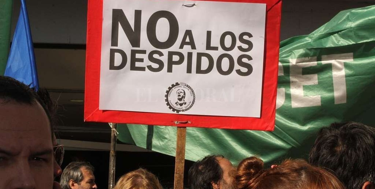 Cierra planta de computadoras y despiden a más de 200 trabajadores