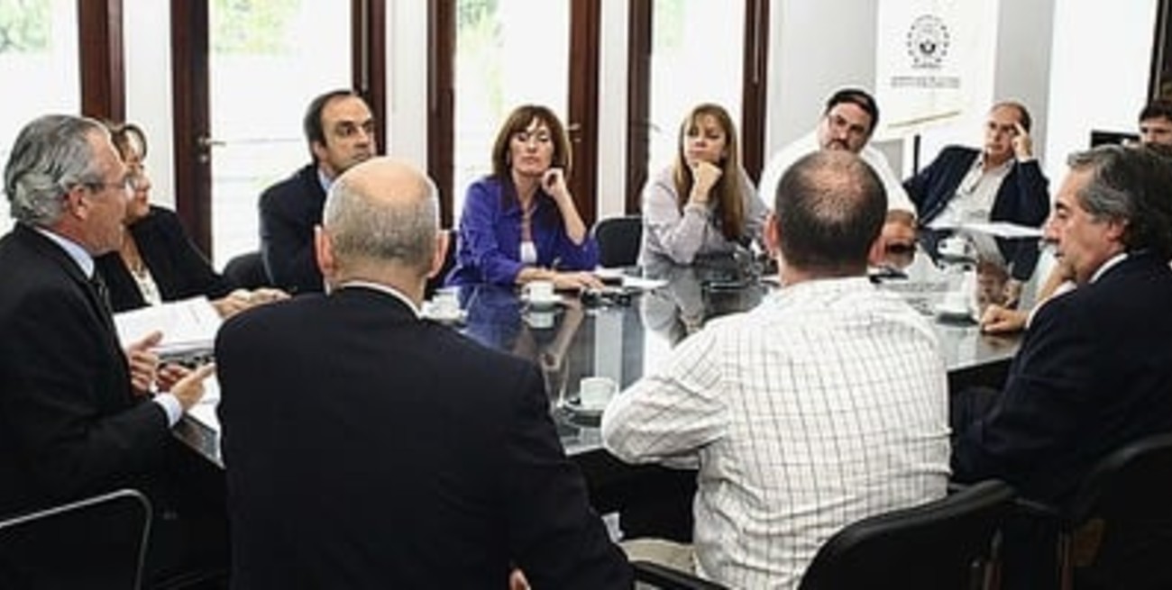 Principio de acuerdo entre el municipio y los concejales por la "emergencia nocturna"