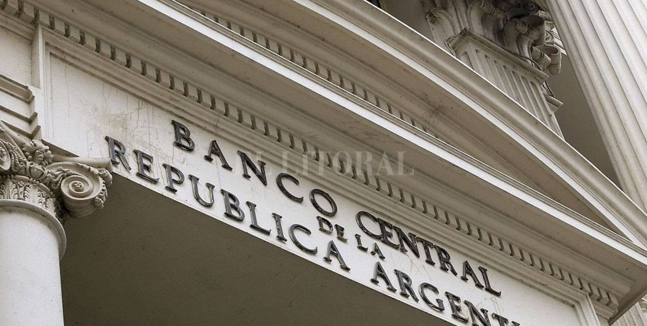 El BCRA desmintió las versiones que indican que los ahorristas no pueden acceder a sus depósitos en dólares