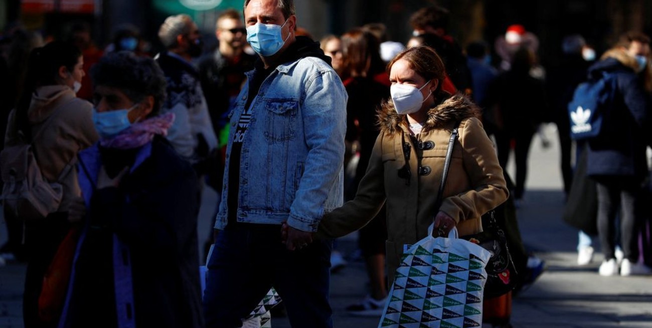 España vuelve a abandonar el uso del barbijo al aire libre