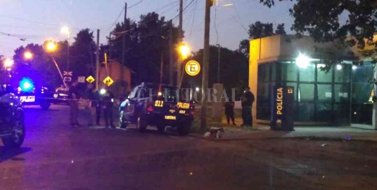 Rosario: balearon el frente de una comisaría y un patrullero