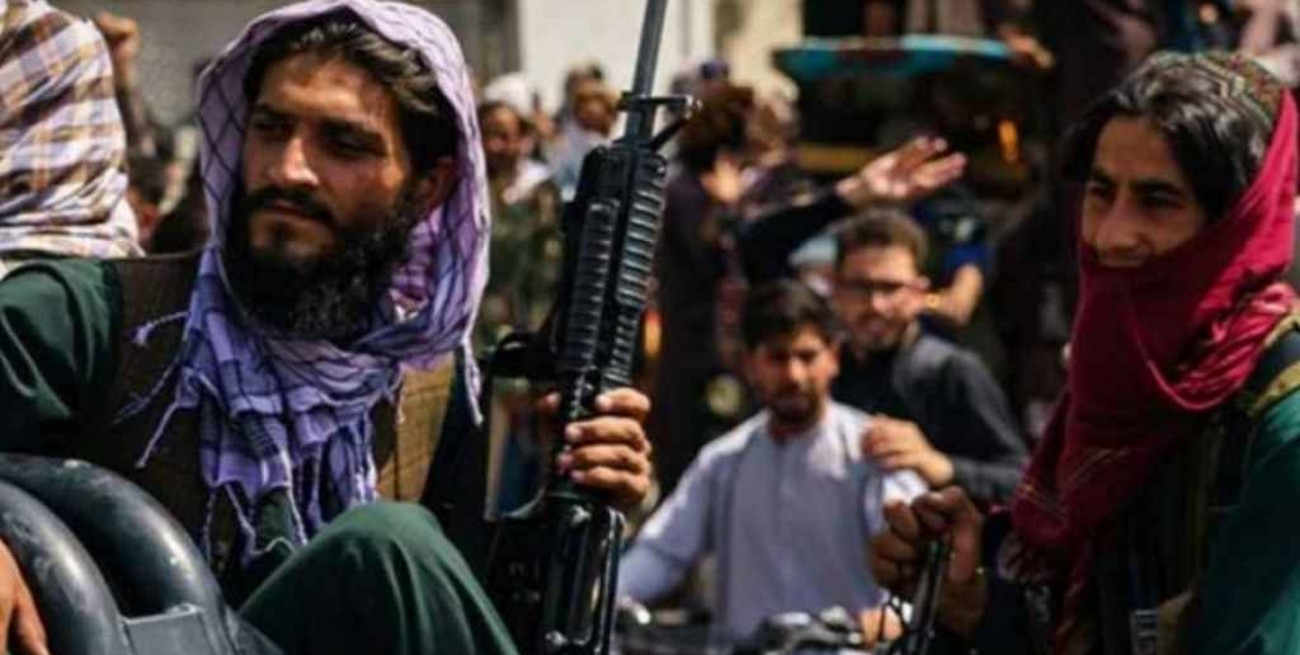 El gobierno talibán prohibió la música en la calle y reír en voz alta