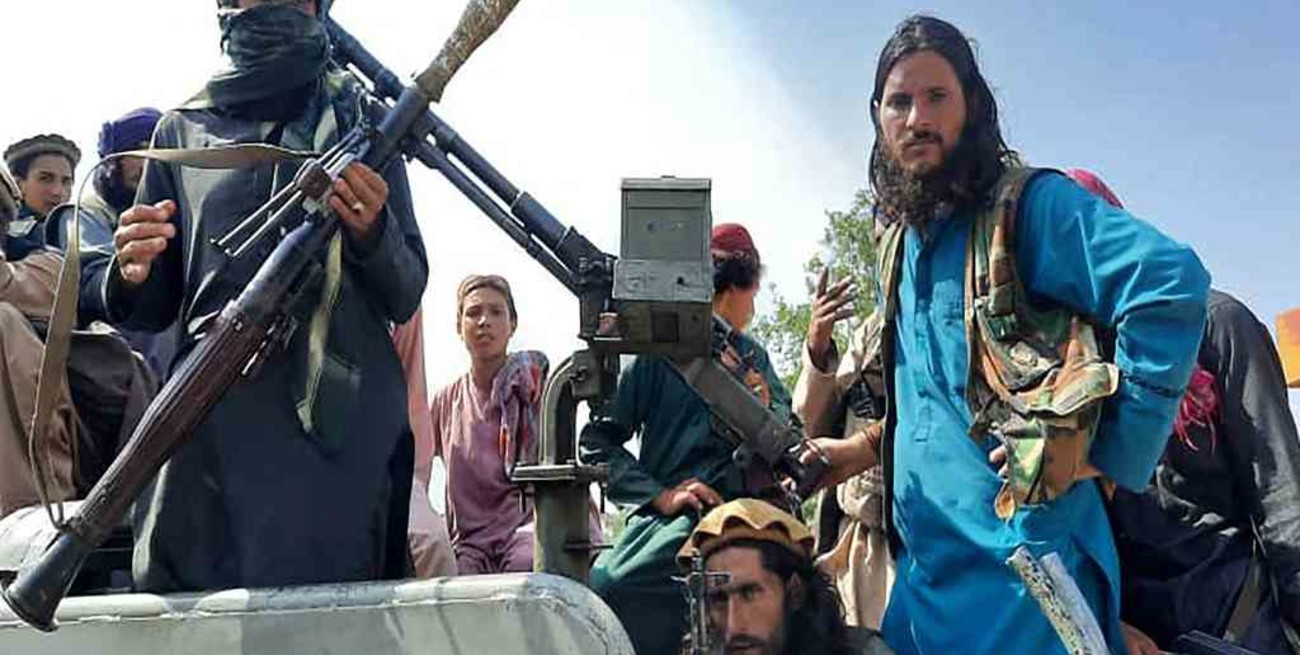 Turquía inicia diálogo con los talibanes en Afganistán