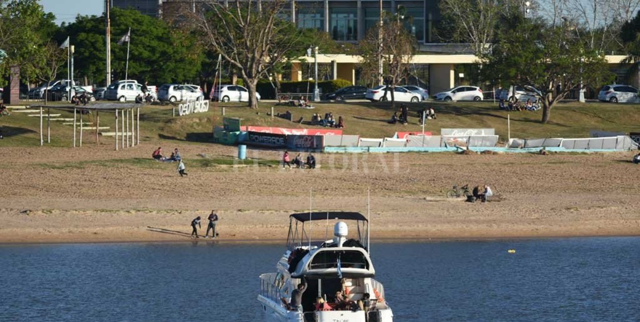 Las recientes lluvias no impedirían que el Río Paraná descienda en Santa Fe