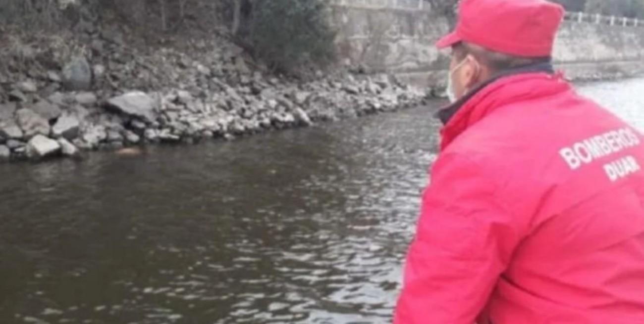 Encontraron muerto a un hombre a la orilla del lago San Roque de Córdoba