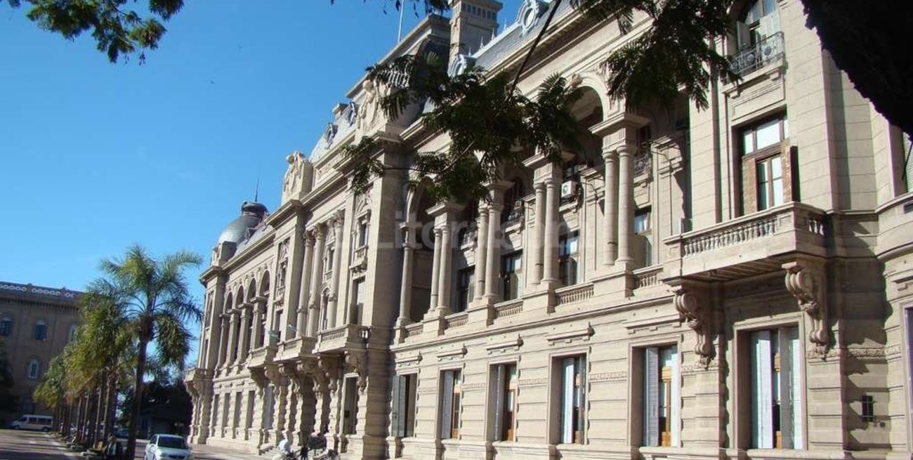 Administración pública: abonan la primera cuota del aguinaldo