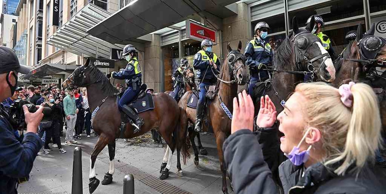 Australia: represión y detenciones en nuevas marchas contra el confinamiento