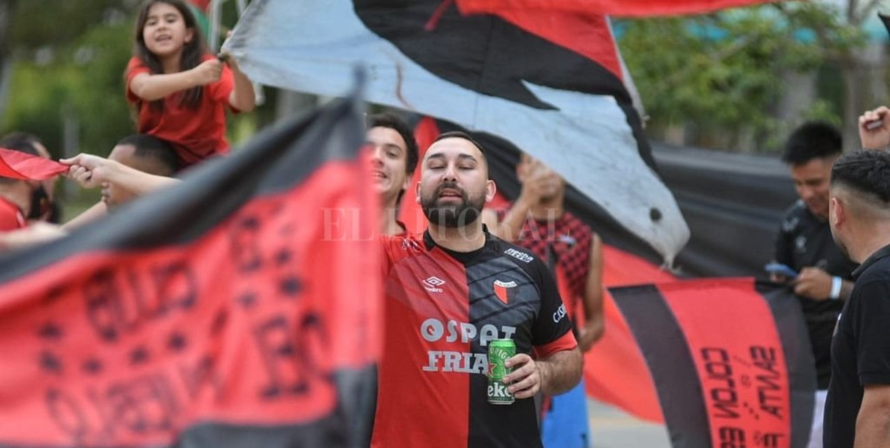 Las mejores imágenes del banderazo sabalero en Santiago del Estero