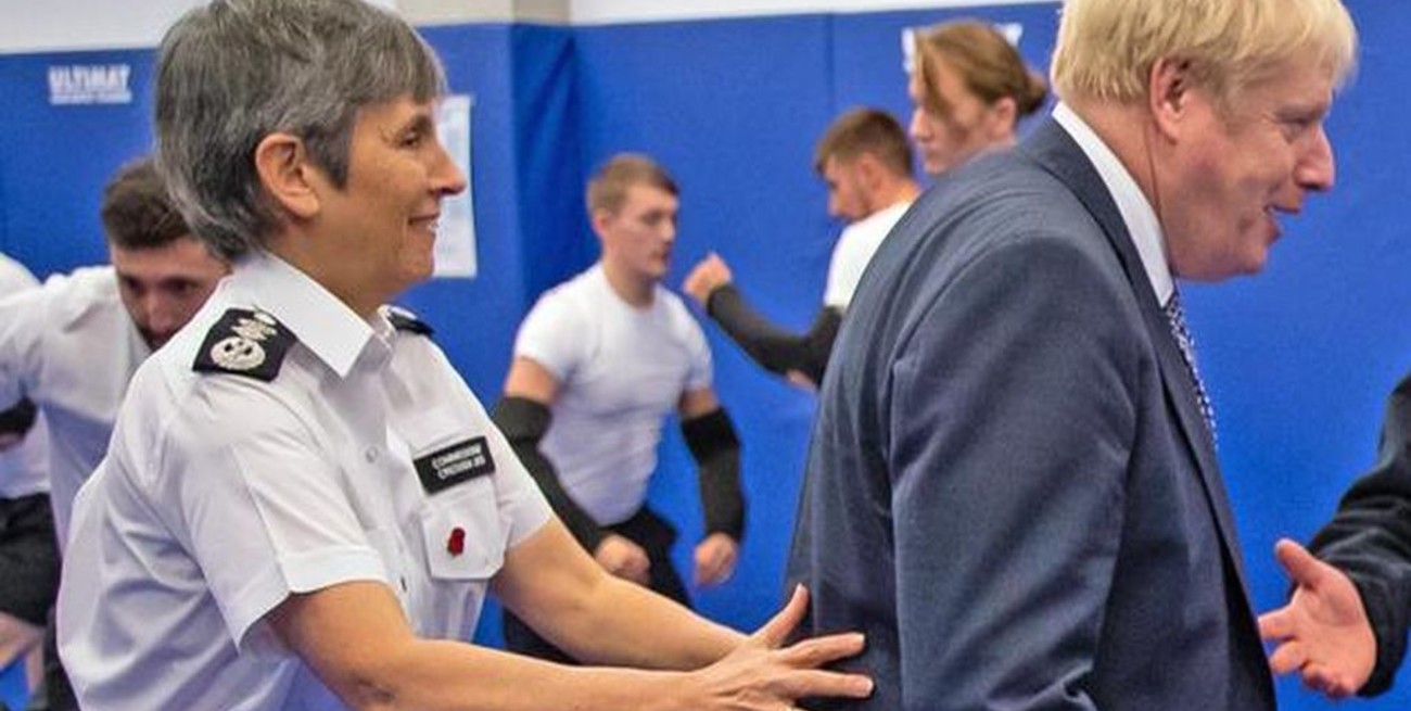 Londres: renunció la jefa de Scotland Yard tras un escándalo sobre sexismo y racismo