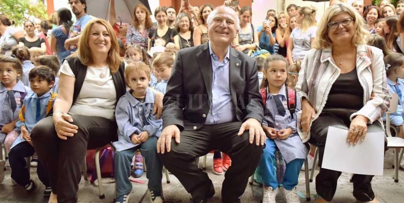 El gobierno tiene la "intención" de mejorar la oferta a los docentes