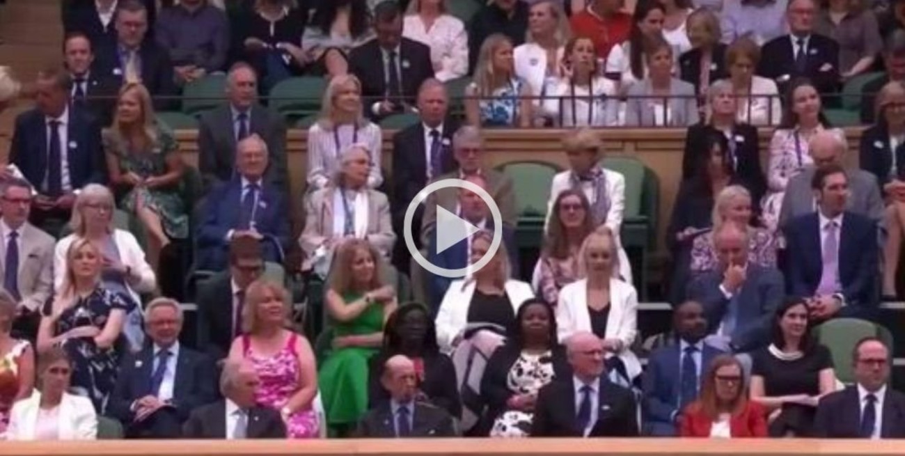 Video: todo Wimbledon homenajeó a Sarah Gilbert, diseñadora de la vacuna Oxford/AstraZeneca