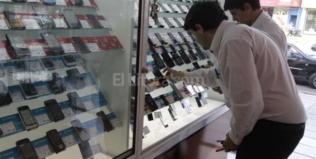 Buscan controlar el comercio minorista de telefonía móvil