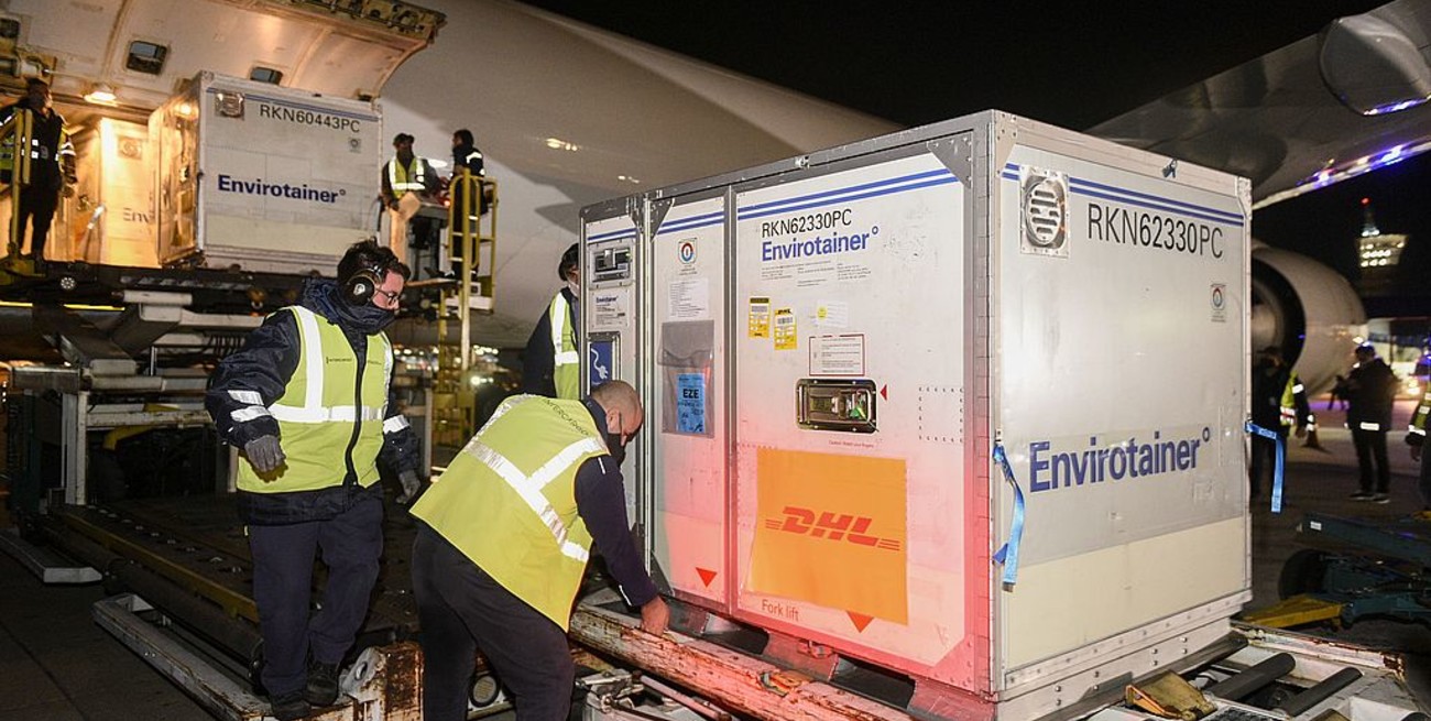 Vacunación contra el Covid: llegaron más de 1,4 millones de dosis en dos vuelos