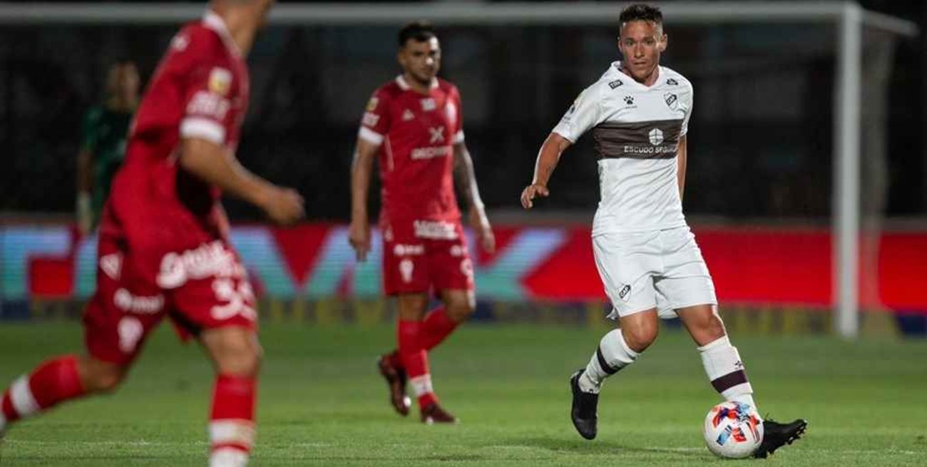 Platense venció a Huracán por 4 a 2 en Vicente López