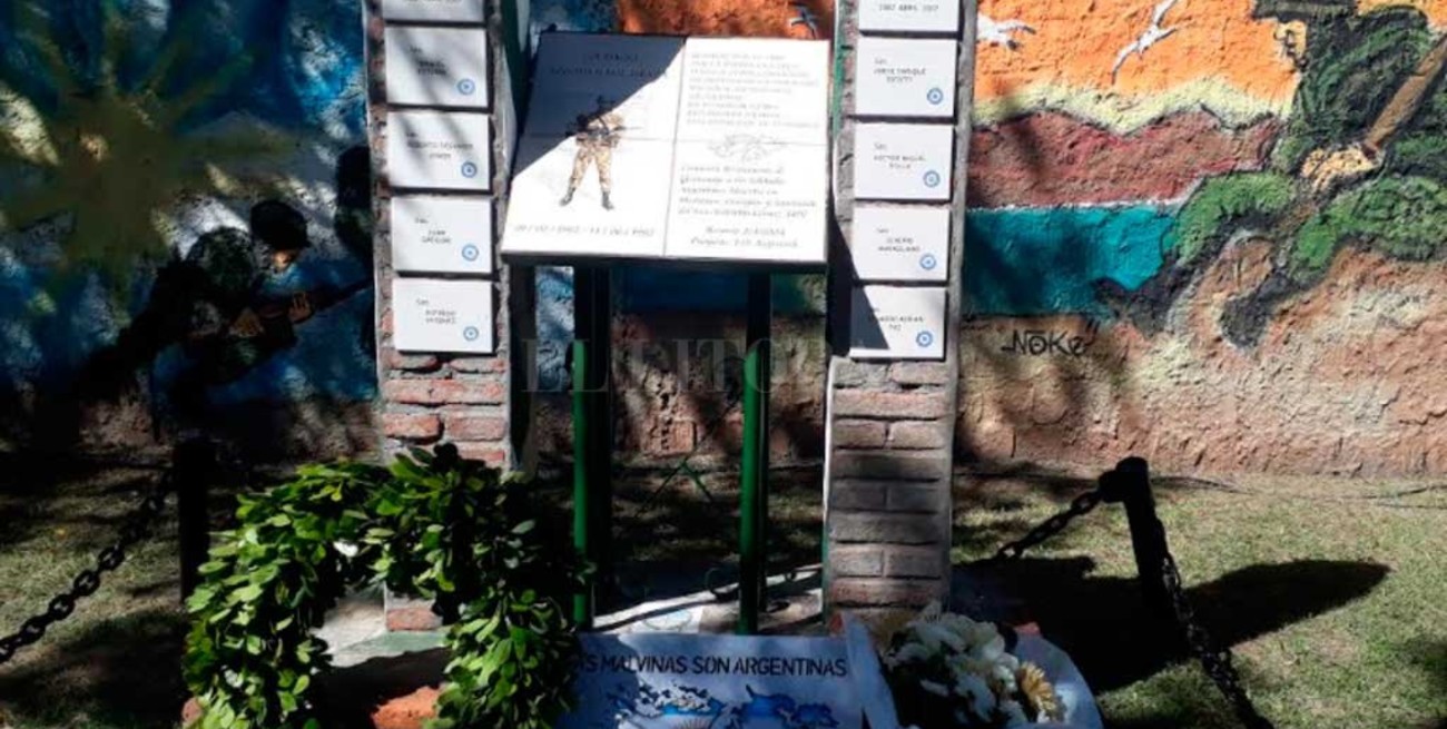 Se recordó a los héroes de Malvinas en la plaza Soldado Desza