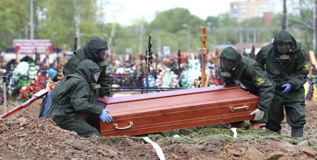 Rusia registró un récord de 815 muertes diarias por Covid-19