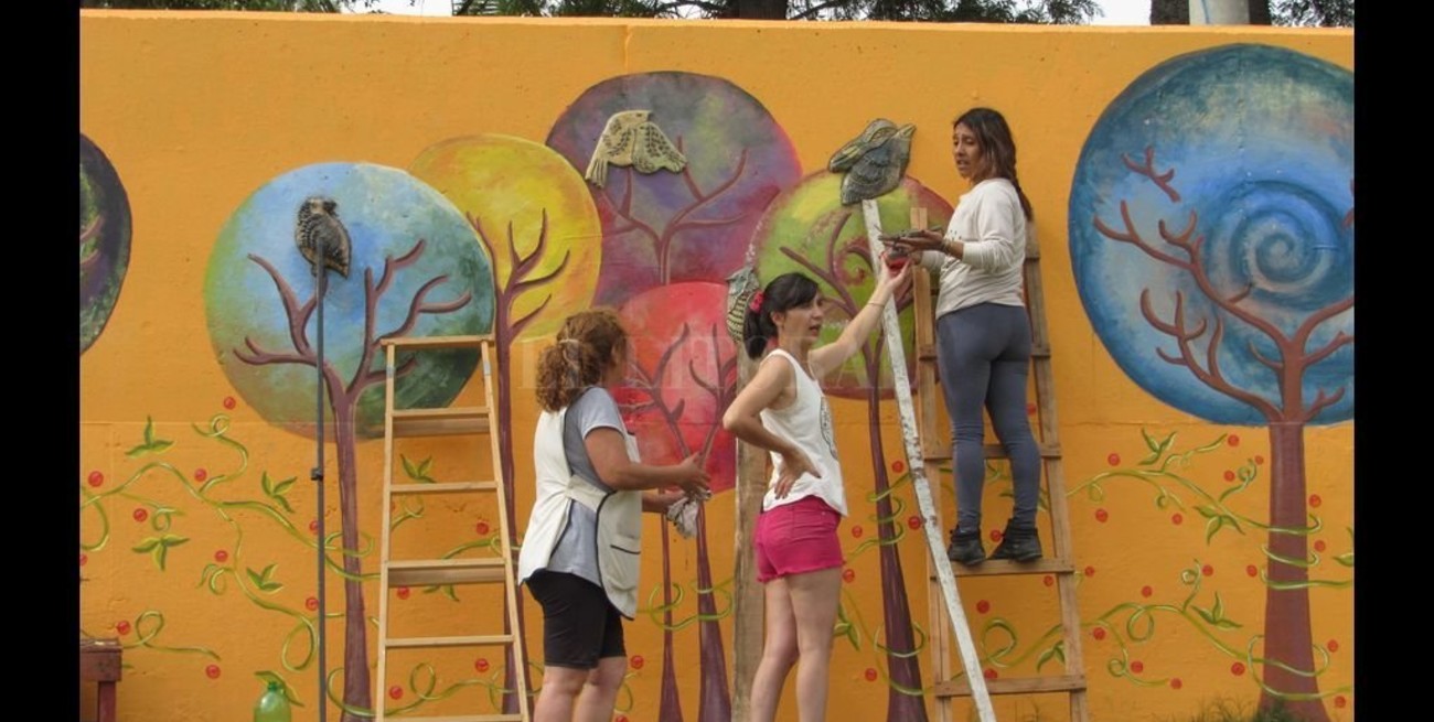 Una galería de arte a cielo abierto cobra forma en la playa de Rincón