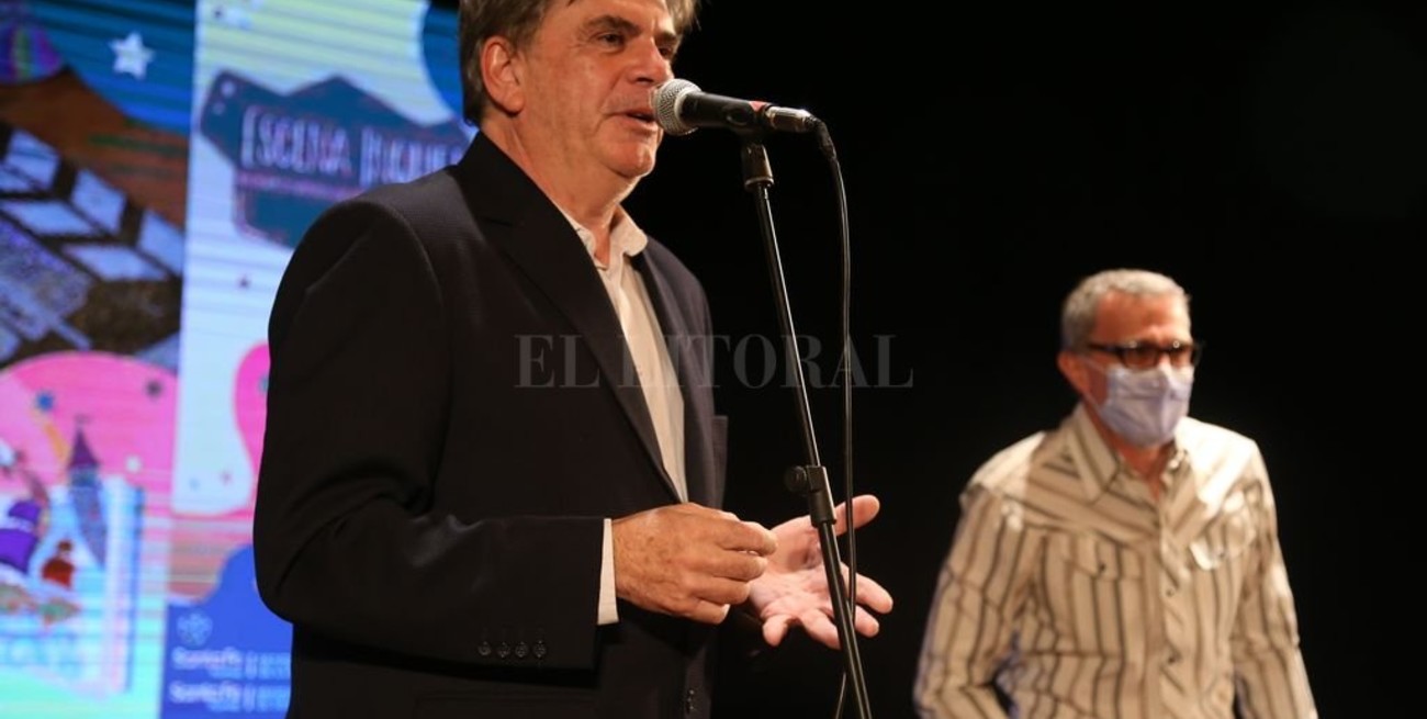 Presentaron el programa "Escena Inquieta, para escuchar con los ojos abiertos"