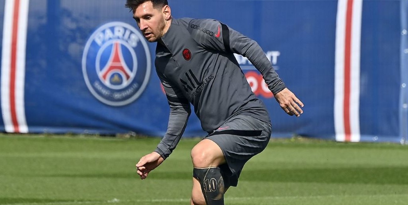 Messi tiene una lesión en su rodilla y no jugará ante Metz
