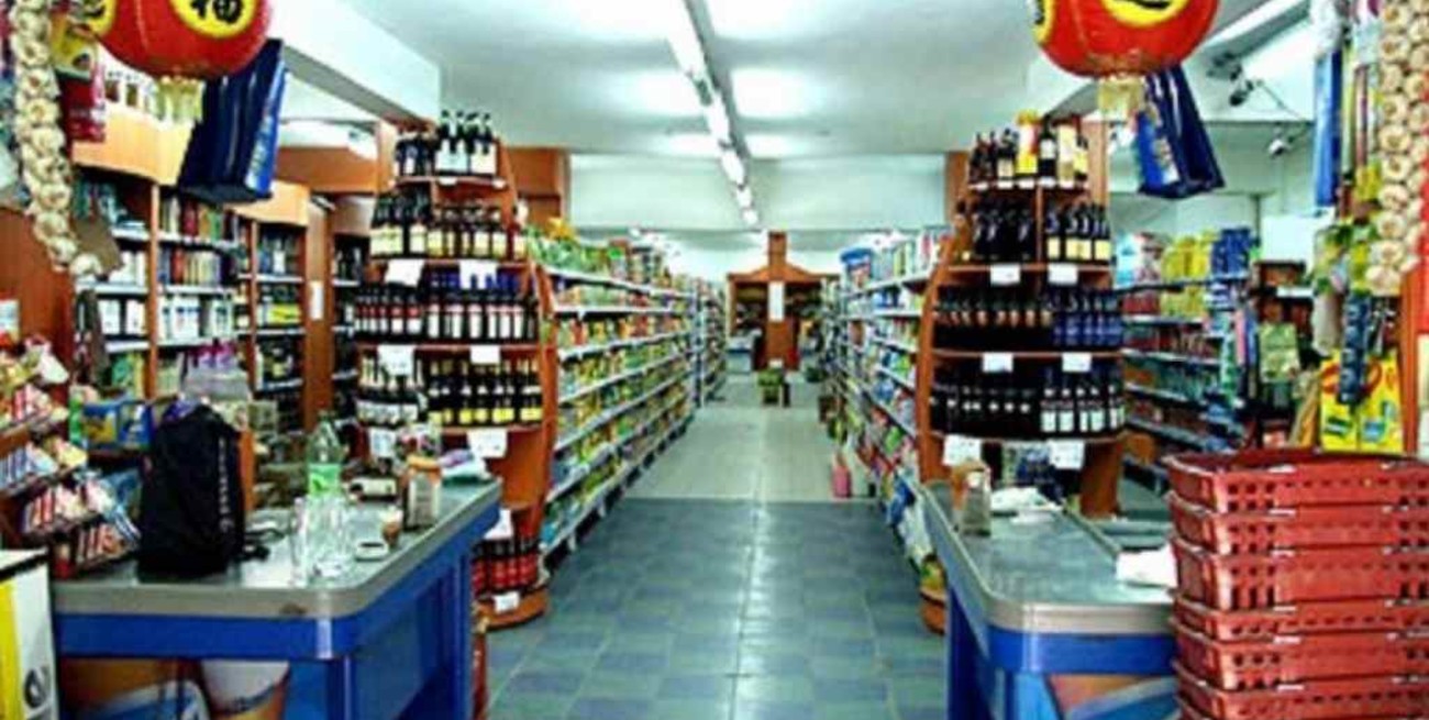 Supermercados chinos crecen más que las grandes cadenas por primera vez en un año