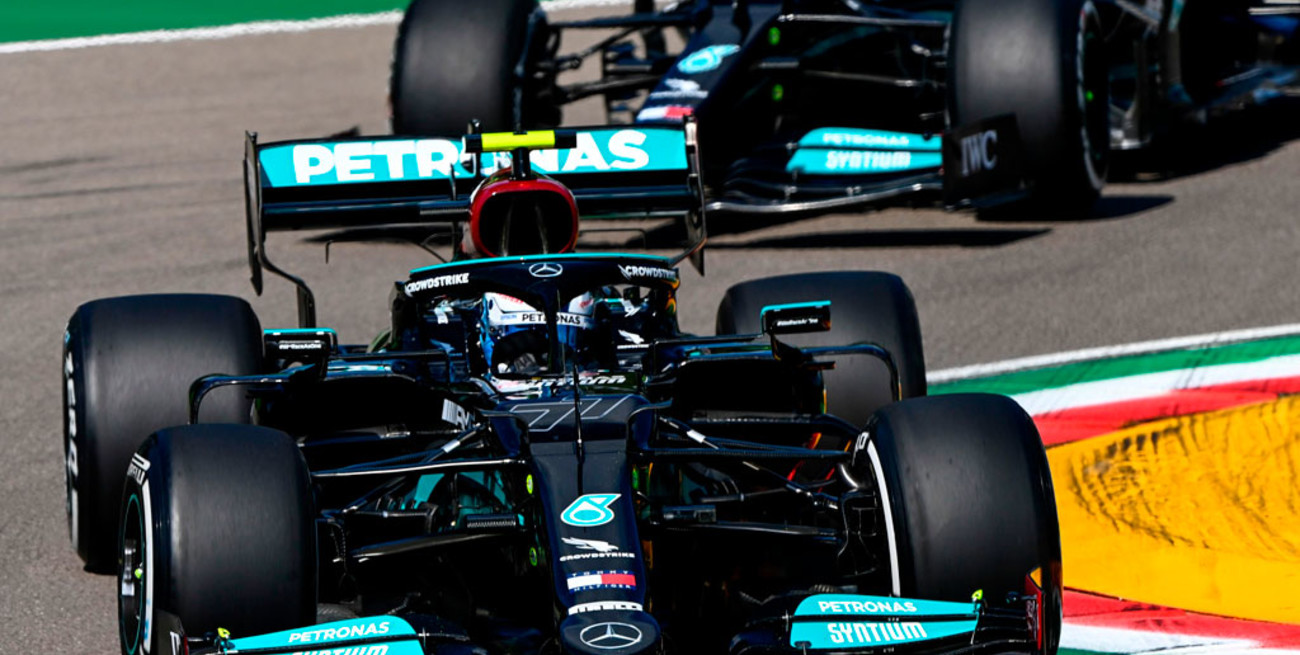 Valtteri Bottas vuelve a marcar el mejor tiempo en los entrenamientos