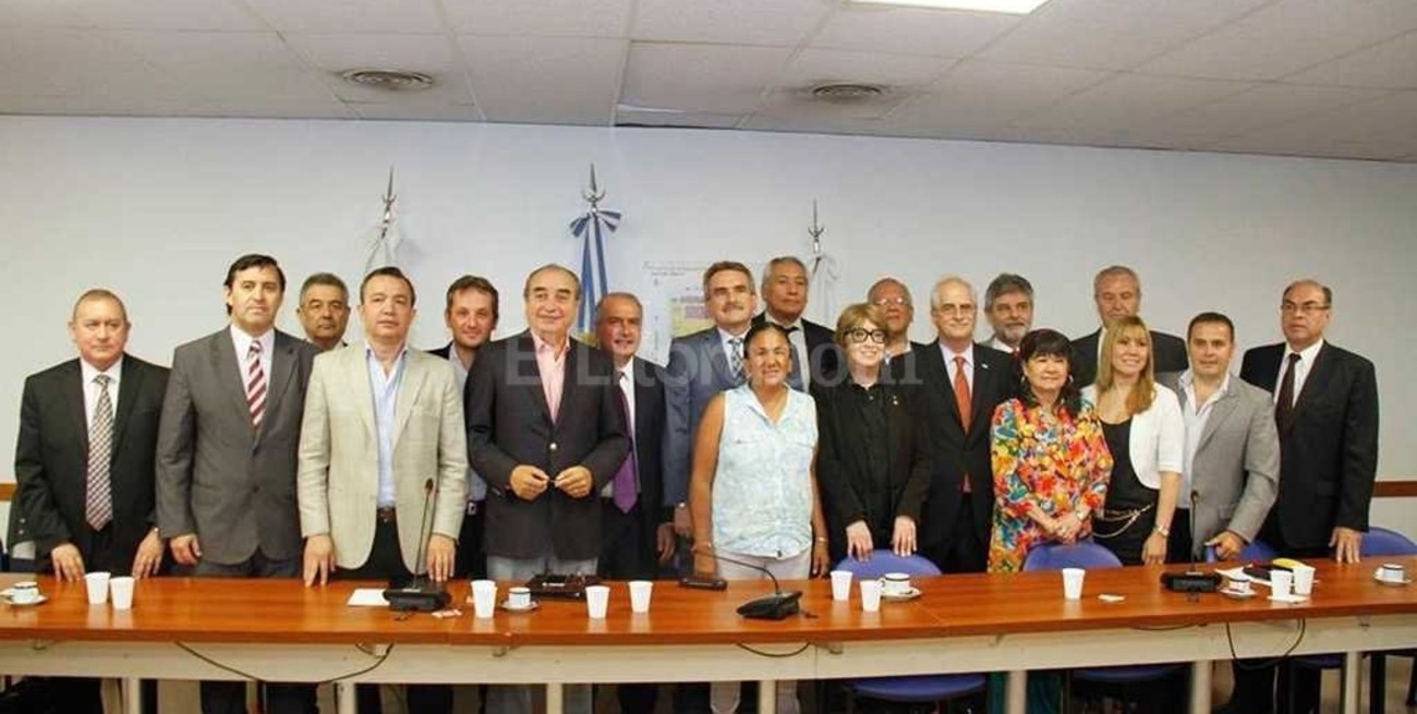 Expulsaron a José López del bloque del Frente Para La Victoria del Parlasur