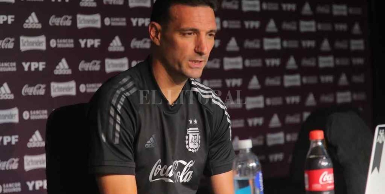 Scaloni no confirmó el equipo y advirtió que "no se casa con nadie"