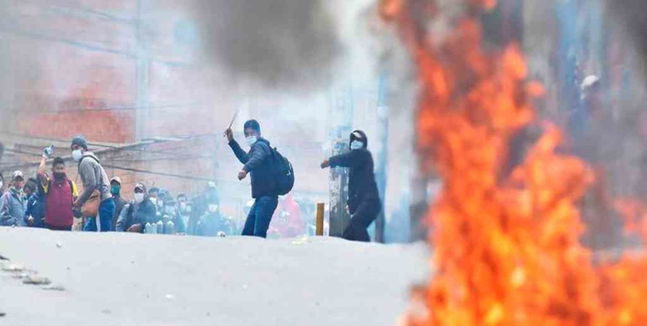 Bolivia: se registraron nuevos enfrentamientos entre policías y cocaleros en La Paz