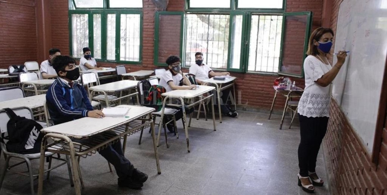 El gobierno de Santa Fe convoca por educación y los intendentes protestan por fondos