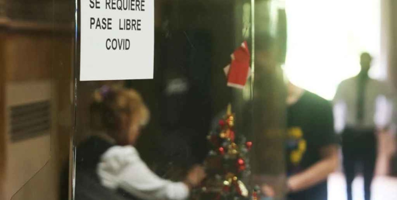 Córdoba restringe circulación nocturna y exige pase sanitario en más actividades