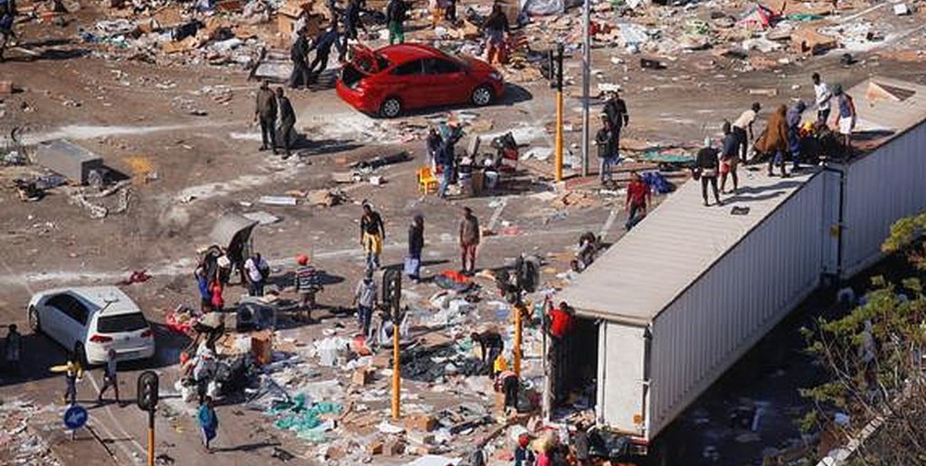 Sudáfrica: más de 120 muertos en saqueos y disturbios