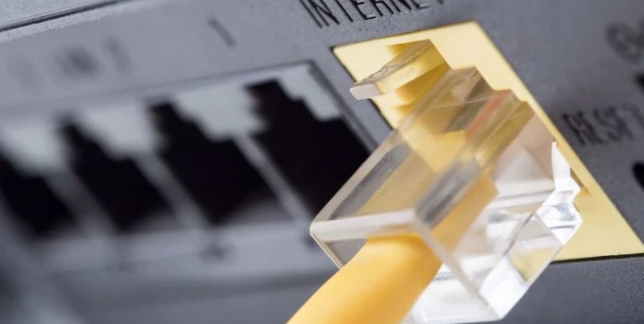 Solo 1 de cada 10 hogares tienen conexión a Internet por fibra óptica en la Argentina