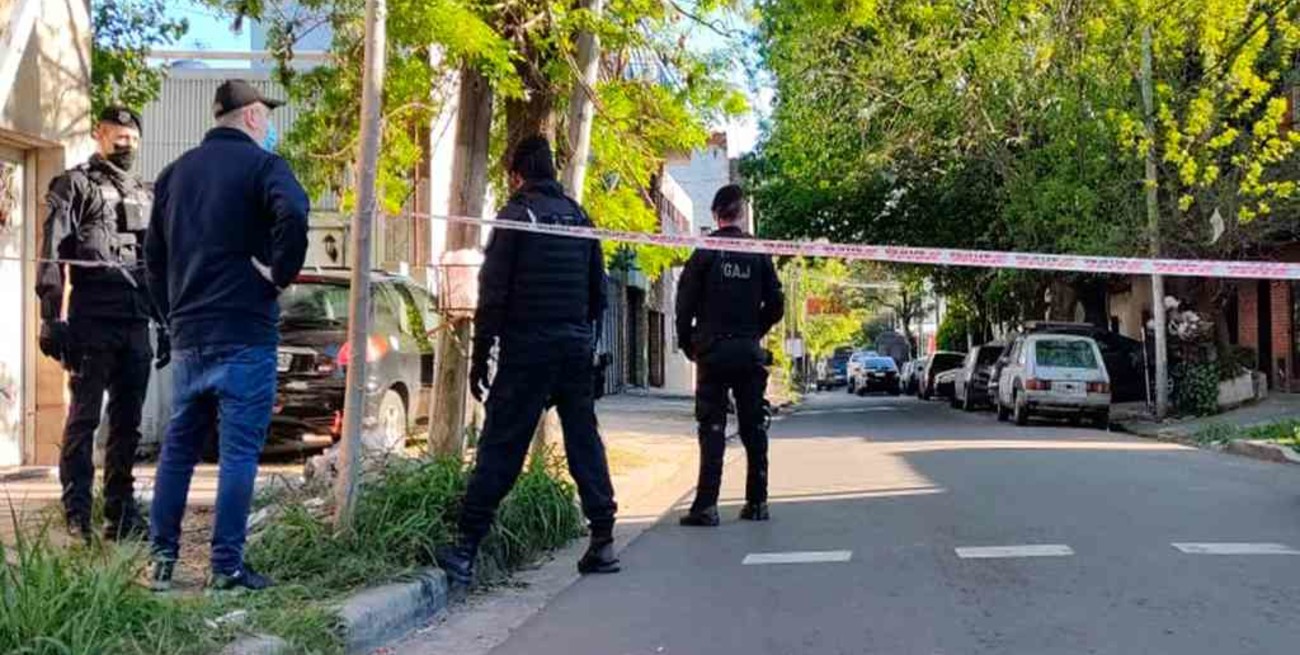 Toma de rehén en Caseros: hallaron 400 vainas servidas en la casa del agresor