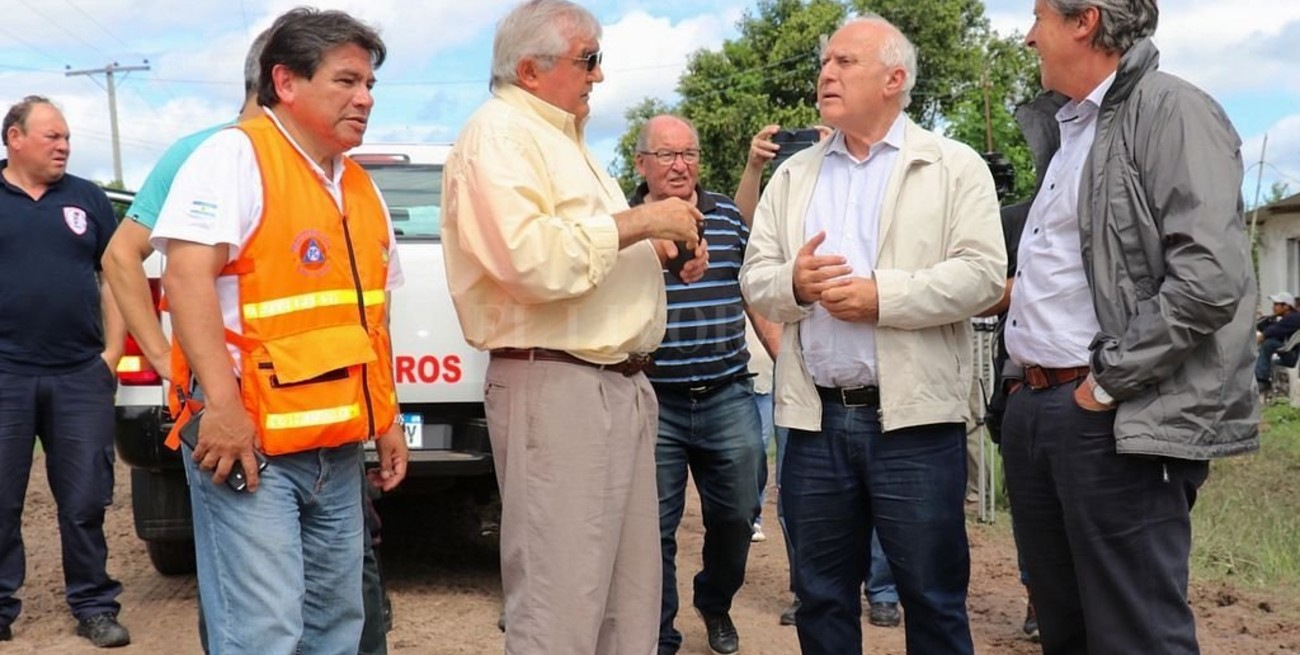 Lifschitz recorrió en el norte las localidades afectadas por las lluvias