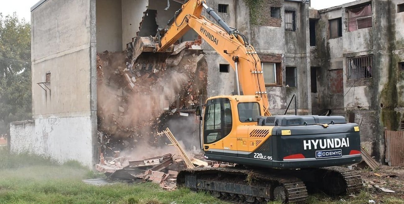 Demolerán otro monoblock del barrio Acería