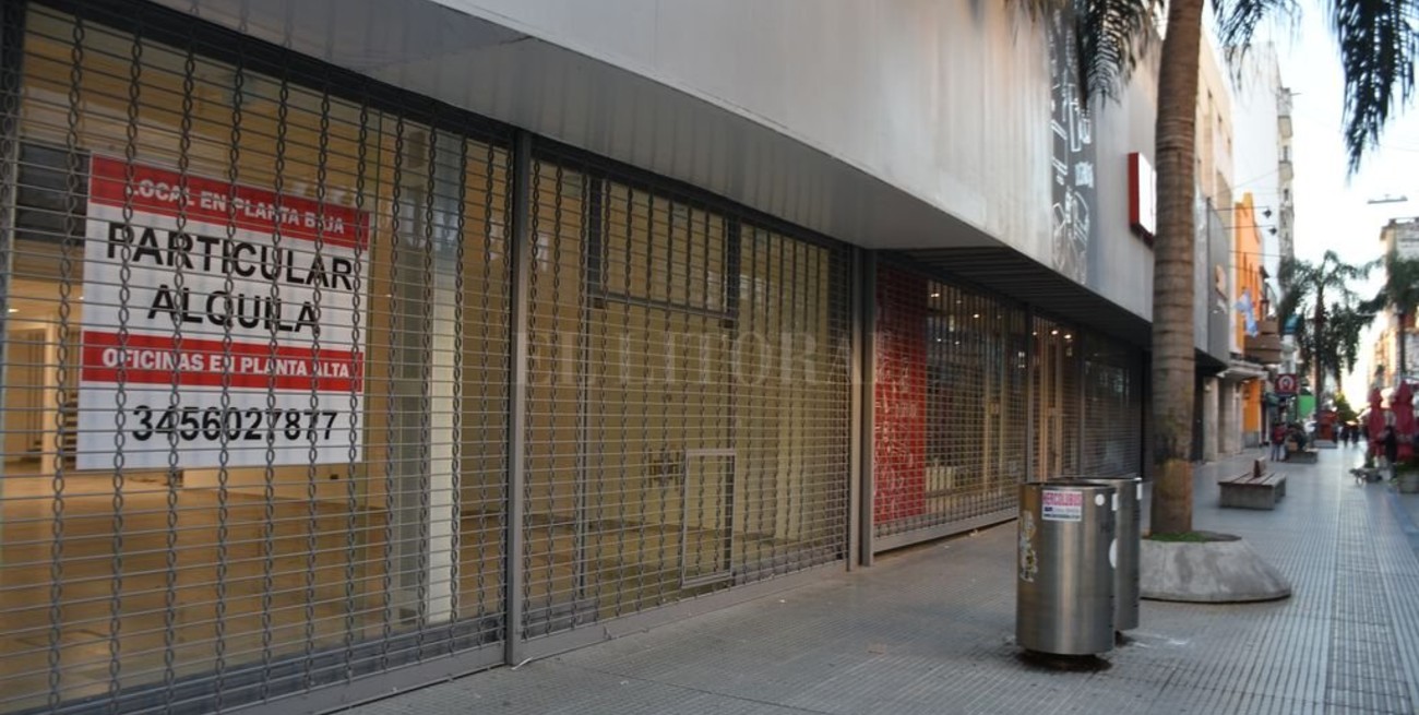 Hay más de 130 locales vacíos sobre la peatonal San Martín