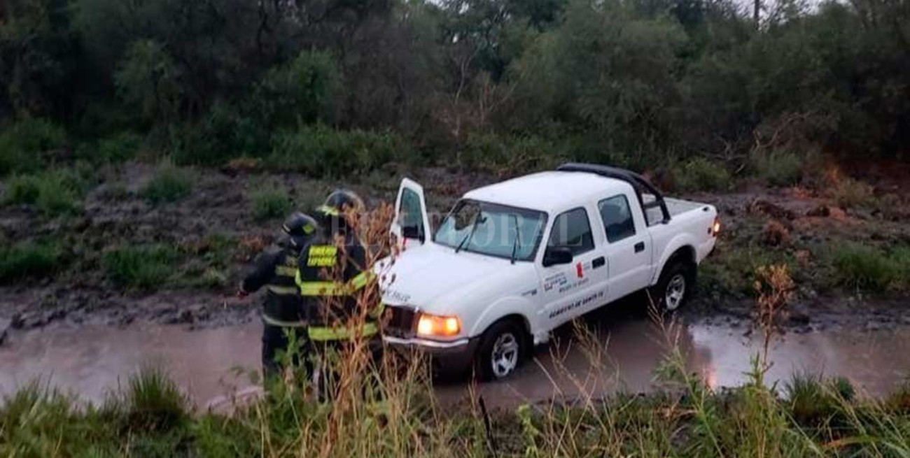 Bomberos rescatan a un  hombre tras un siniestro vial en el norte santafesino
