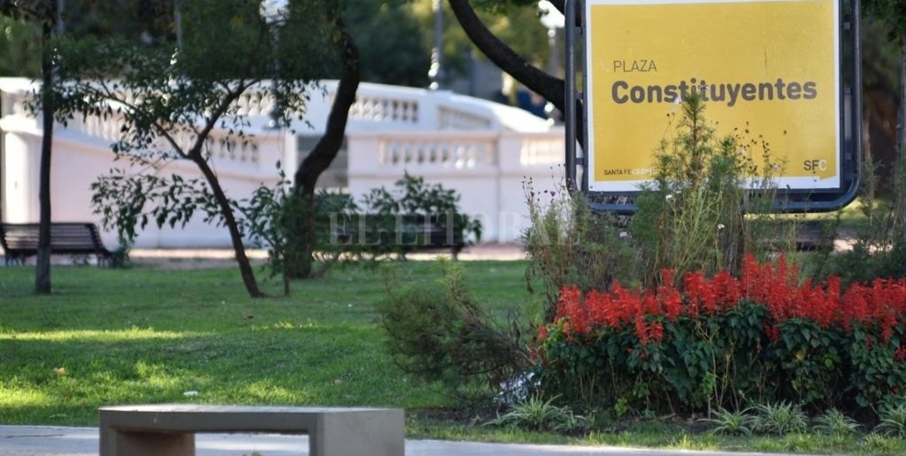 Ladrón en fuga se arrojó a una fuente de la Plaza Constituyentes y terminó preso