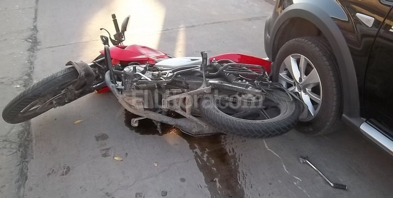 Dos menores muy graves tras otro accidente que involucró a una moto