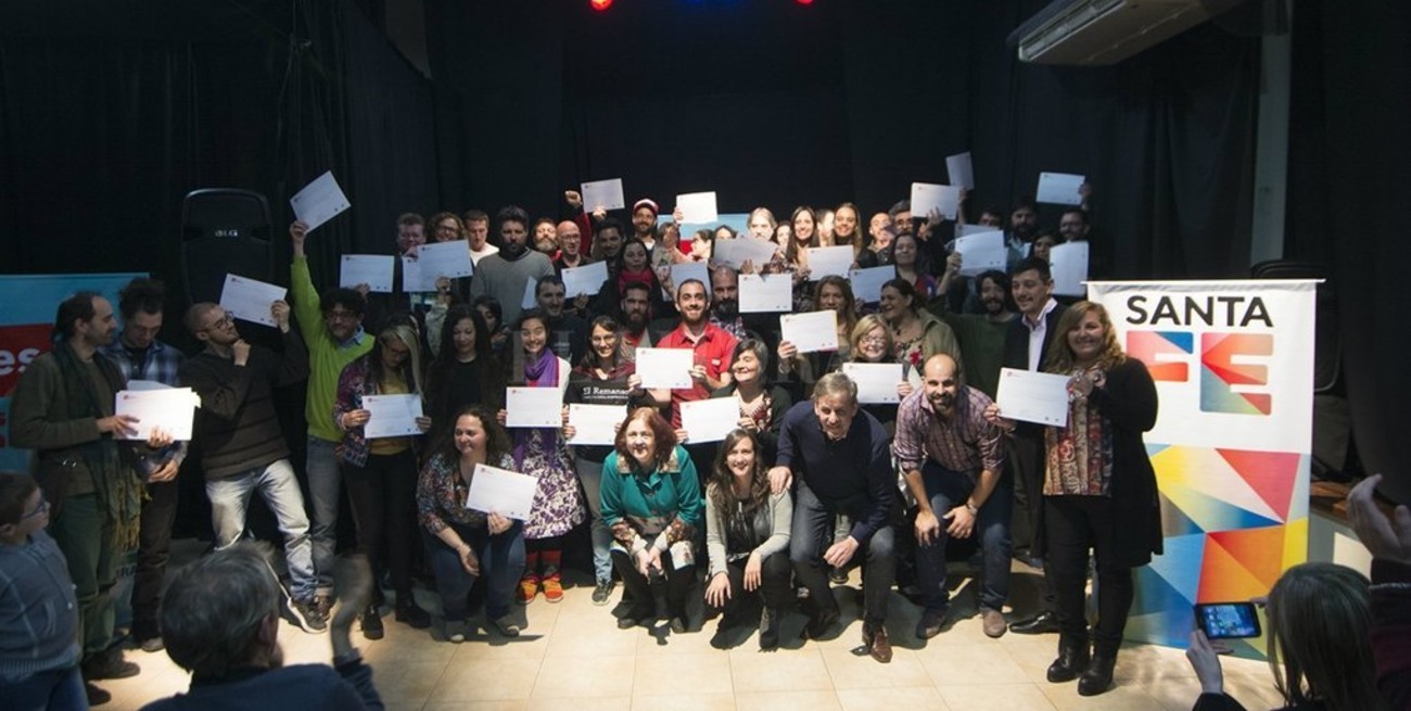 Entregaron diplomas a proyectos culturales de Escena Santafesina