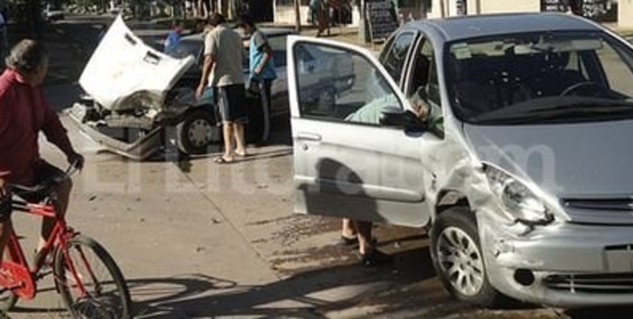 "Tremendo choque en Estrada y Vieytes"