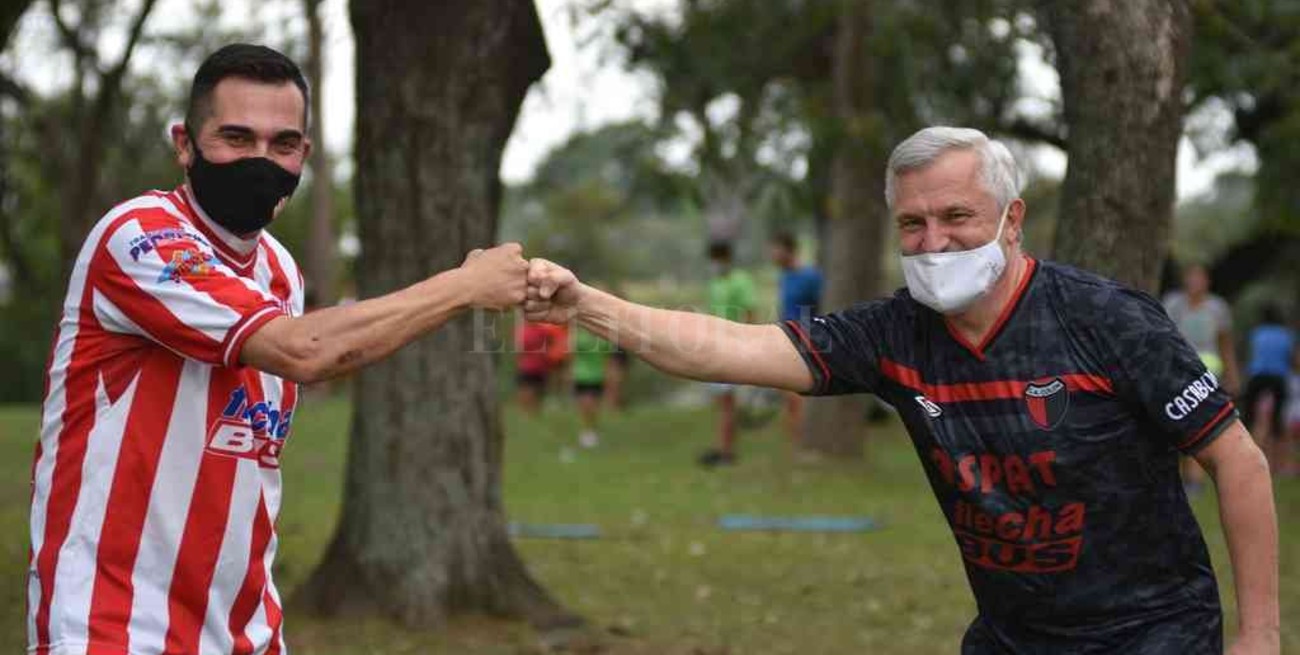 El padre Axel y el padre Javier piden por un clásico en paz... y en casa