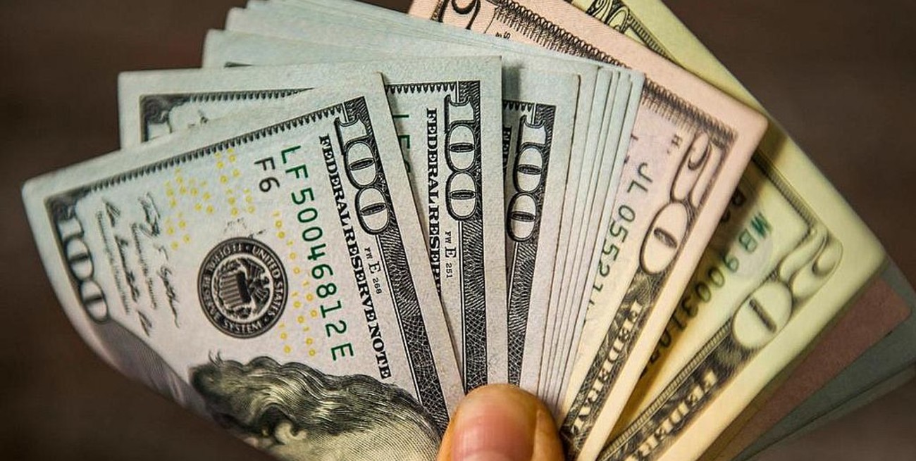 Dólar hoy: el oficial abre estable y el "blue" se vende a $ 173