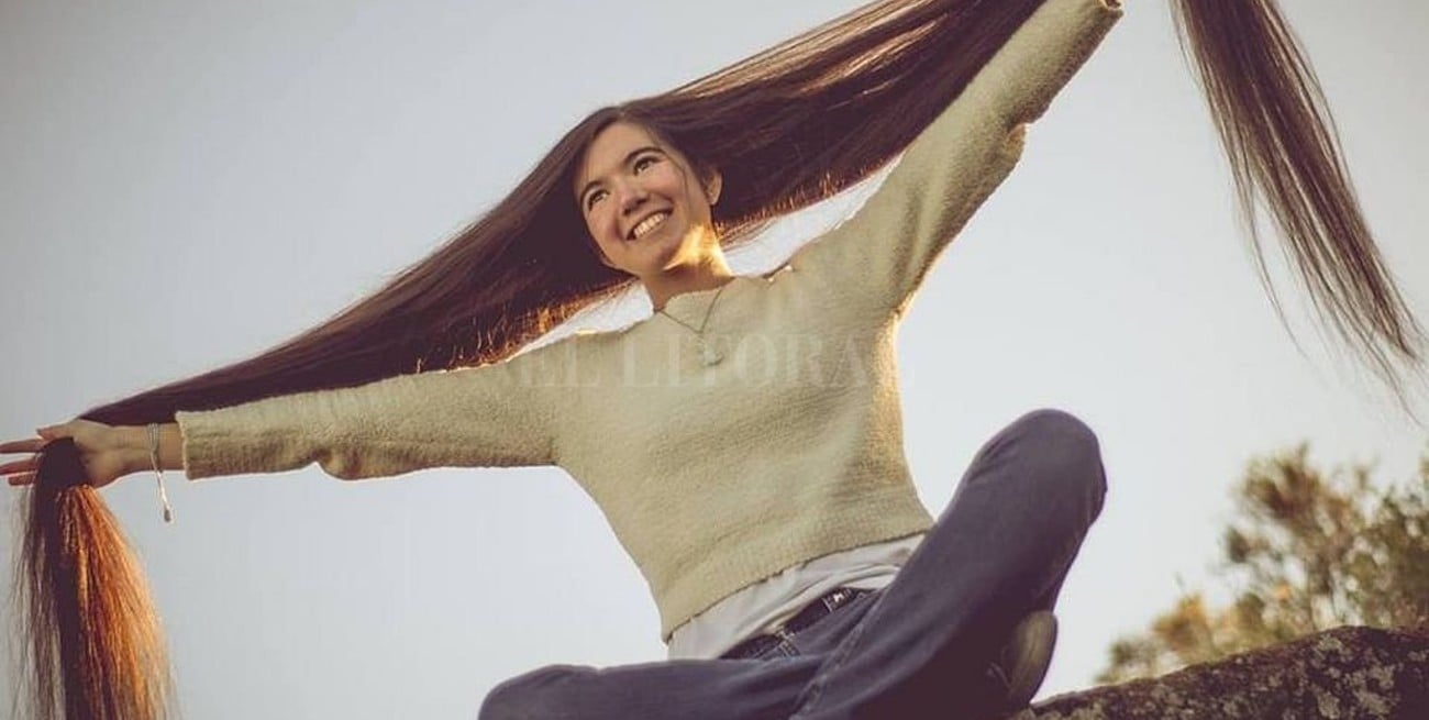 Una adolescente cordobesa es récord Guinness por tener el cabello más largo del mundo