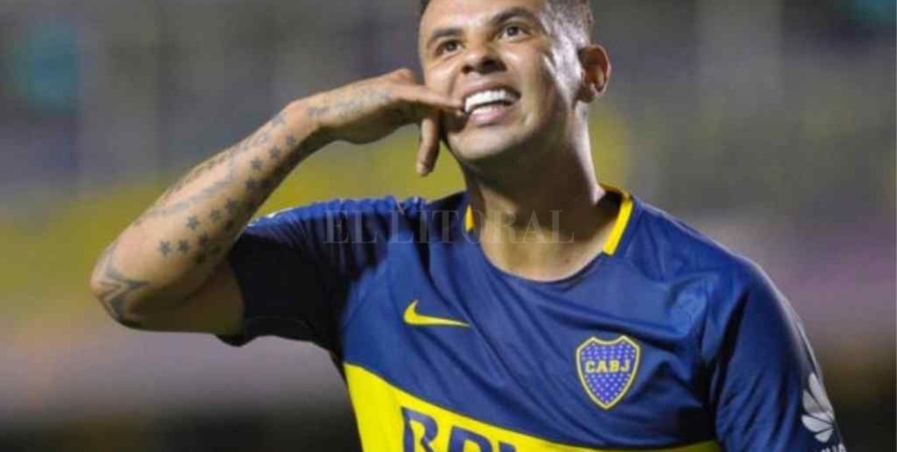Después de la polémica fiesta, Cardona volverá al país en un vuelo pagado por Boca