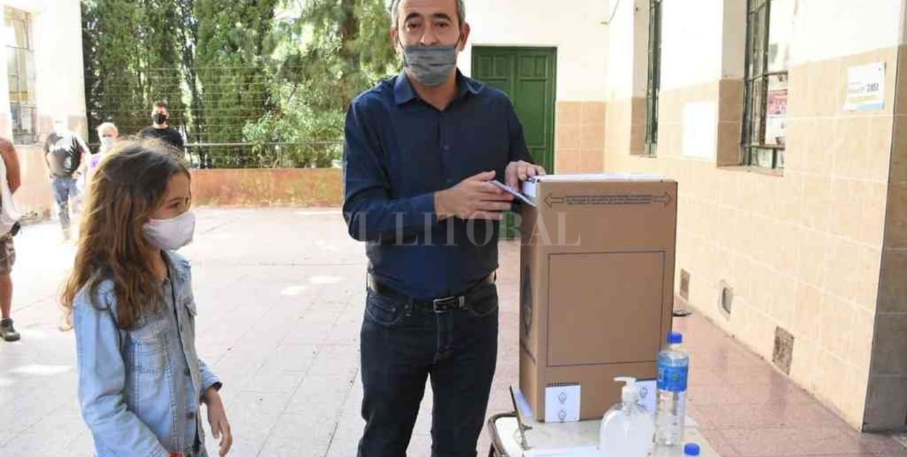 Javkin: el voto "es una oportunidad para que la gente se exprese"